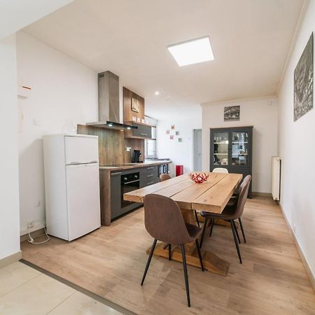 シャッスヌイユ・デュ・ポワトLe Gue Sourdeau: 150M² 5 Min From Futuroscopeアパートメント エクステリア 写真